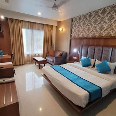 Fabhotel Prime Sapphire Regency Βαντοντάρα Εξωτερικό φωτογραφία