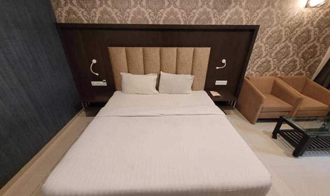 Fabhotel Prime Sapphire Regency Βαντοντάρα Εξωτερικό φωτογραφία
